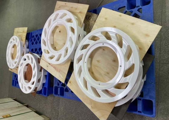 Densidade 3.8-3.9 G/cm3 Resistência flexural 400 MPa Al2O3 Cerâmica para alta resistência ao desgaste para módulo de energia