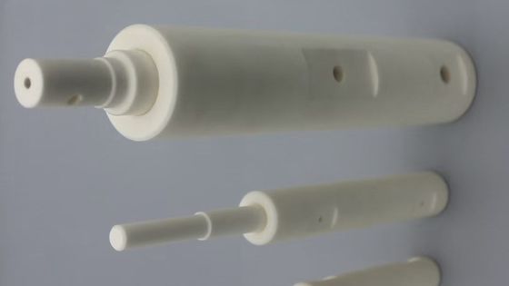 14 KV/mm Constante dielétrica 9.6 Cerâmica de óxido de alumínio de grau industrial