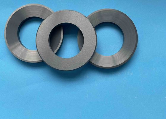 Esfera cerâmica SI3N4 com constante dielétrica 9 e relação de Poisson 0.27