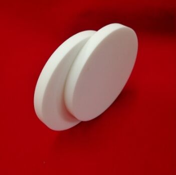 Placa cerâmica de vidro maquinável Macor cerâmica oferecendo módulo elástico 65GPA perfeito para isolamento industrial e durabilidade mecânica