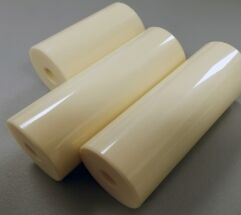 Resistência ao volume 1014 Ωcm Al2O3 Resistência ao isolamento cerâmico 1012 Ωcm Isolador elétrico para aplicações industriais