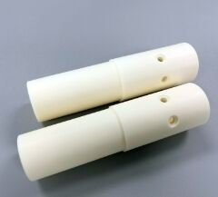 Resistência ao isolamento 1012 Ohm Centimetro Óxido de alumínio Cerâmica que fornece capacidades de radiofrequência e isolamento elétrico